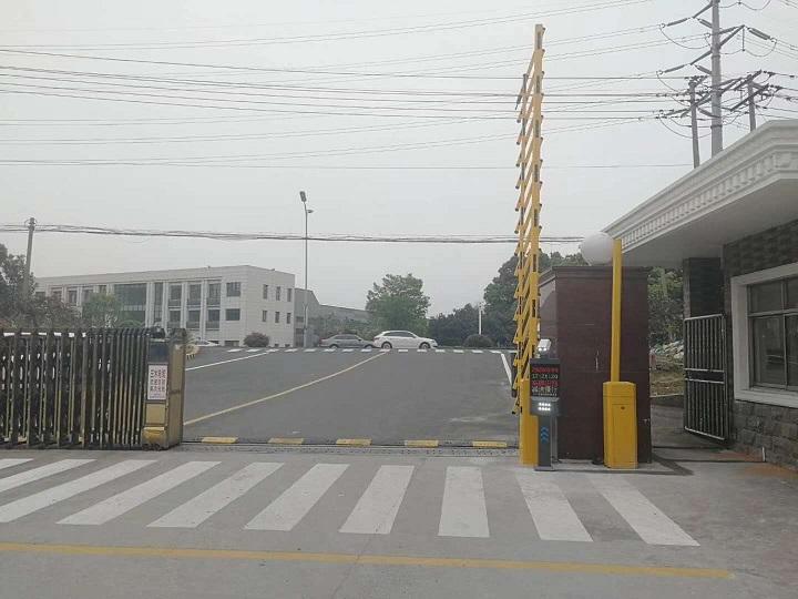 工廠車牌識(shí)別系統(tǒng)率低怎么解決？