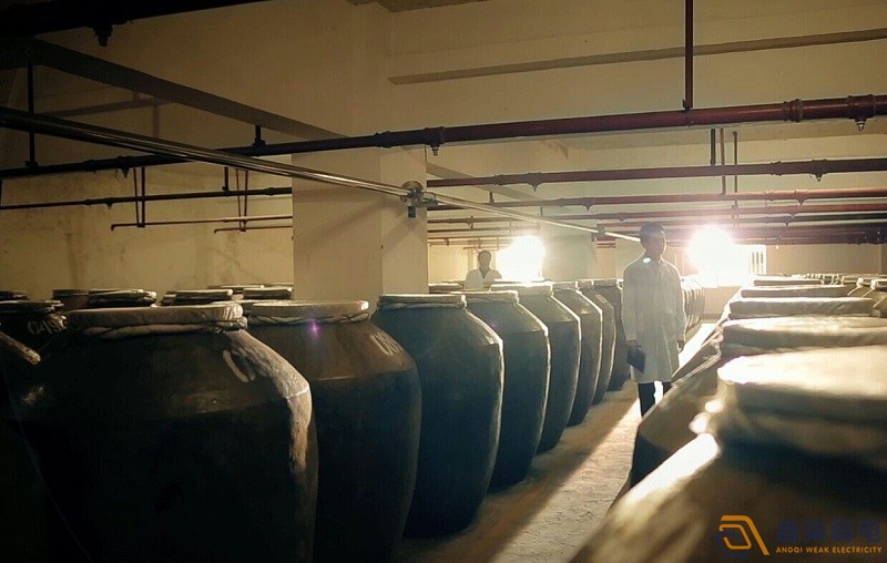 成都盎柒弱電—酒廠窖池測溫儀有什么作用？